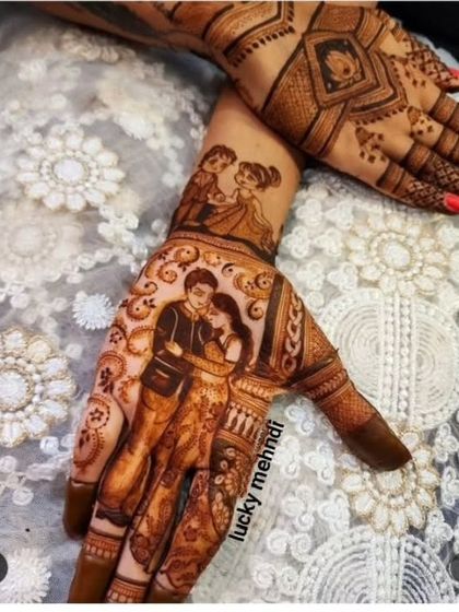 Lucky Mehndi Artist - Bridal Mehndi Portrait & Storytelling Mehndi photo 19