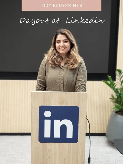 It was an honor to stand at the LinkedIn podium and share my passion for organization. My goal is to bring practical, stress-reducing habits to the corporate world, helping teams clear their desks and their minds.