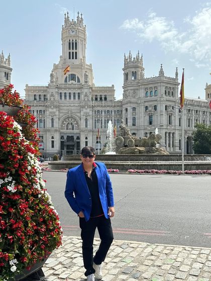 A final shot from Plaza de Cibeles, capturing the grandeur of the location and the essence of Madrid's style.
