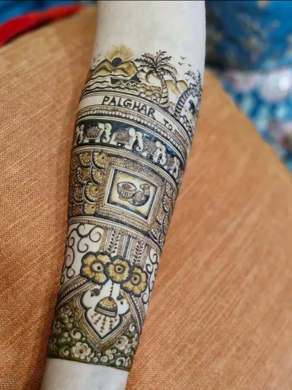 This design features a beautiful landscape of Palghar, the bride's hometown, complete with hills and palm trees, making her mehendi extra special.