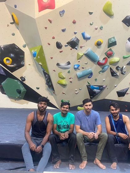 A moment of rest for the participants of our routesetting course. Learning to set routes gives you a deeper appreciation for the sport.