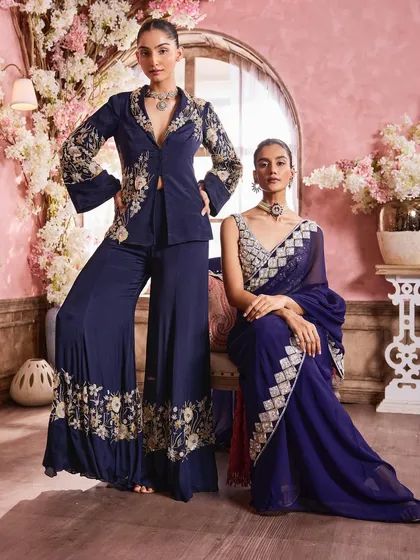 For this Indian couture campaign with Krisha Sunny Ramani, I designed an elegant and sophisticated makeup look. The makeup complements the rich, embroidered ethnic wear, with defined eyes and a balanced complexion suitable for luxury fashion shoots.