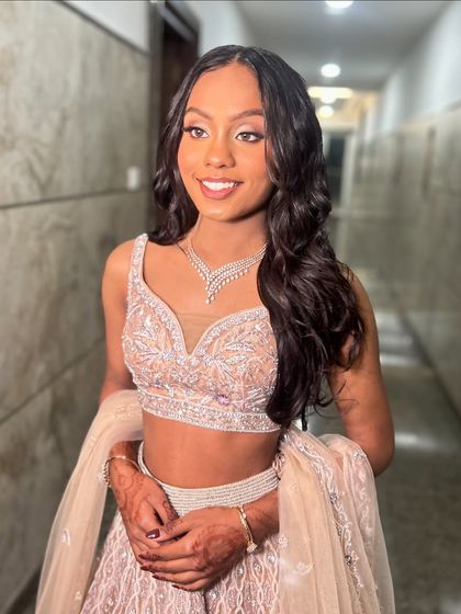 Dakshayini - Hairstyling Academy & Workshops Glamorous Curls & Ponytails photo 17