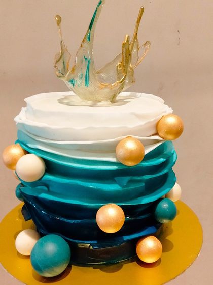 Chic & Themed Cakes for Adults photo 28