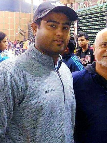 Another photograph from an event with Mr. Carlos Barroca's team. These interactions are crucial for staying updated on the latest developments in basketball operations and training methodologies.