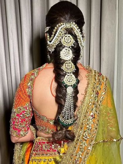 Lotus Bridal Studio - Wedding & Event Jewellery Rental Complete the Look: Hair & Accessories photo 6