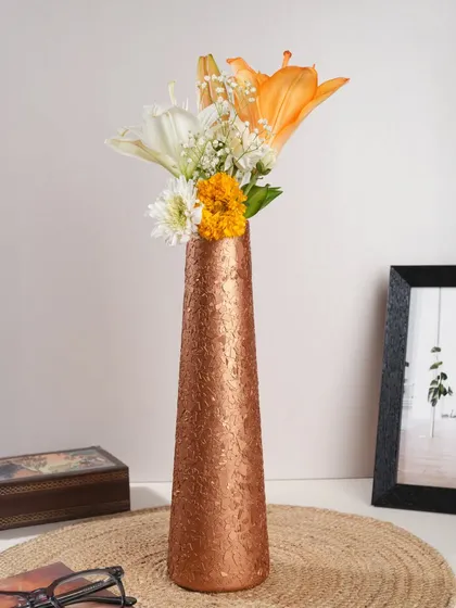 The same tall vase with flowers added, showing how it can be used. Providing both options helps customers visualize the product in their own home.