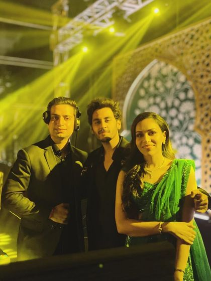 Chetan Kapoor - Wedding DJ Services At The Helm: Moments with Guests photo 11