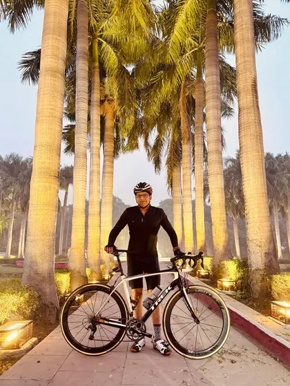 Another shot of the stunning new Trek Madone, framed by the beautiful palm trees at Shanti Path.