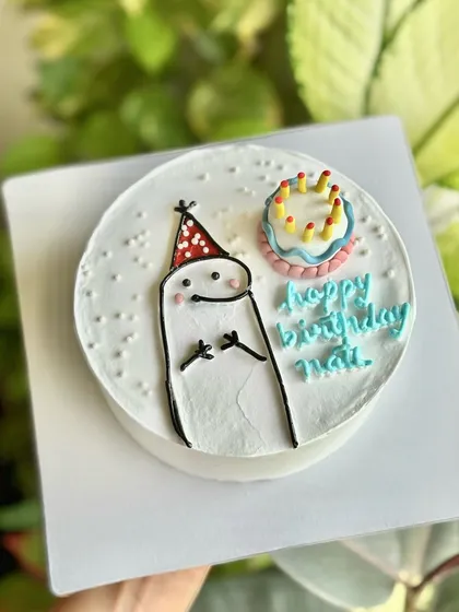 Why keep it basic when you can make it unforgettable? This meme cake is the perfect mix of fun and luxury for a boyfriend's birthday.