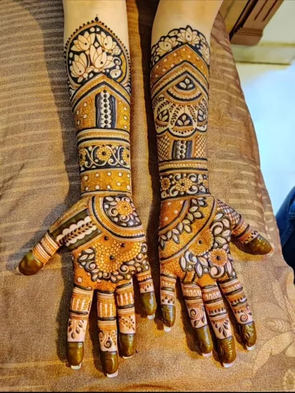 A beautiful example of a traditional design with a modern touch. The use of bold lines and shaded areas makes the floral and architectural motifs stand out.