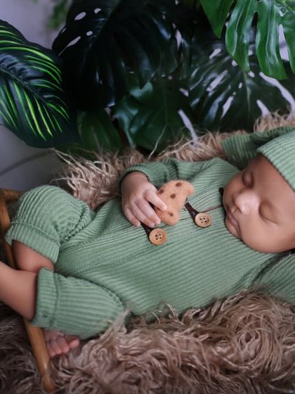 Newborn Dreams: The First Few Weeks photo 40