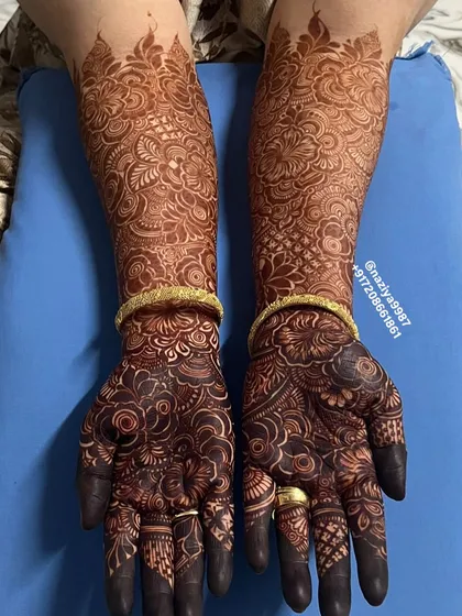 The result after two days. I make my own 100% natural henna paste, and this is the deep, rich 'rang' you can expect. Proper aftercare, which I'll guide you on, helps achieve this beautiful, long-lasting bridal stain.