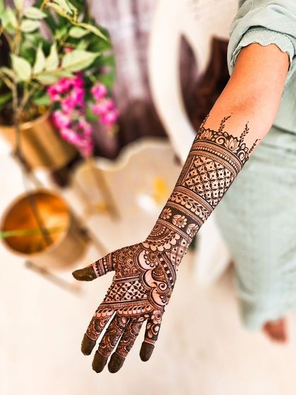 A single arm shot highlighting the skyline and the detailed patterns below it.