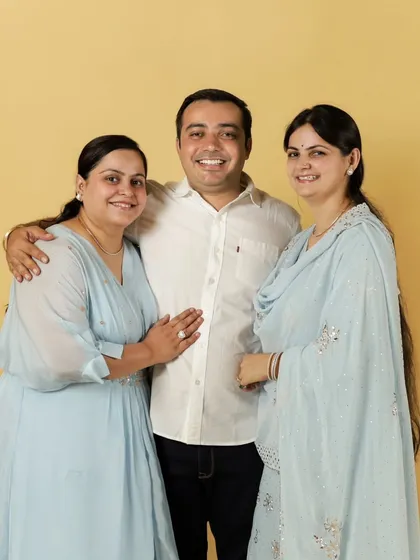 A lovely portrait of a brother and his two sisters. The bond between siblings is so special, and we love capturing it.