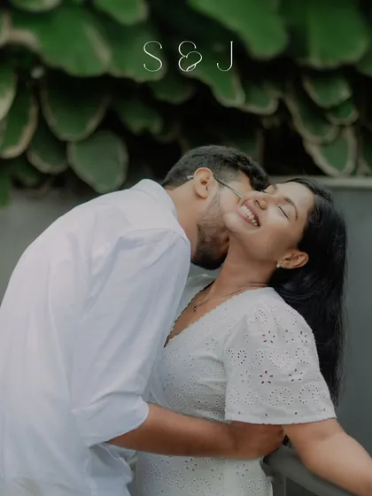 We live for these in-between moments. Not a pose, just pure, uninhibited joy. A candid couple photoshoot is about capturing the way you connect when you forget we're even there.