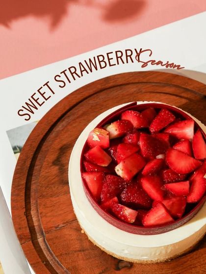 Strawberry season calls for creamy indulgence. Our festive cheesecake is here to sweeten your celebrations.