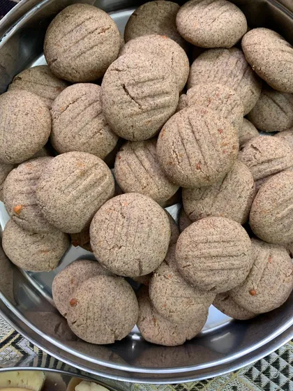 A healthy treat you can enjoy without guilt. These Ragi Cookies are made with millet flour and contain no maida, making them a nutritious and yummy indulgence.