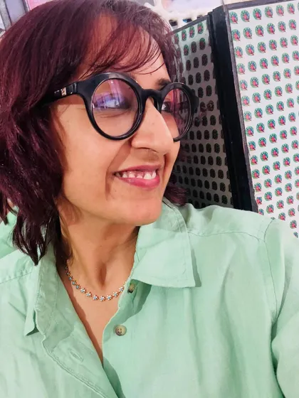A close-up of my casual Monday look, featuring a delicate floral chain.
