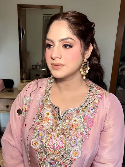 Another angle of this elegant morning look, perfect for any daytime celebration.