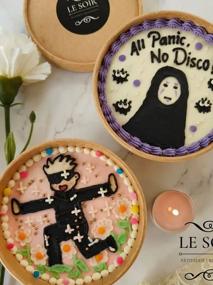 My cake tubs are perfect for when you want a smaller treat with big personality. This bento-sized tub features detailed buttercream art of Gojo from Jujutsu Kaisen and No-Face from Spirited Away, showing that even small cakes can be customized.