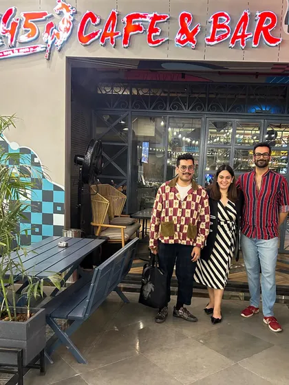 Posing with the team behind 145 Cafe & Bar. I love connecting with the people behind the brands I work with to share their passion and story.