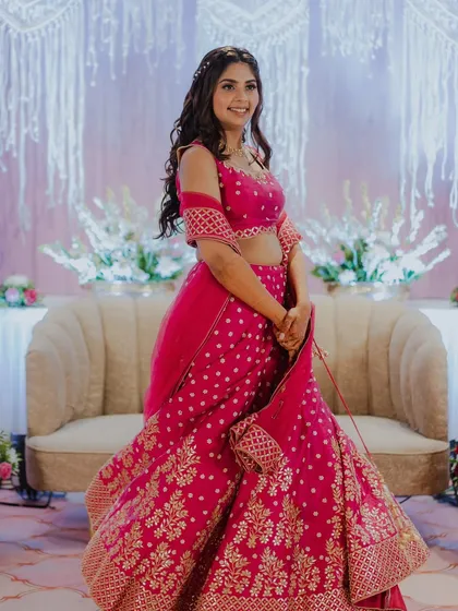Kajol showing off her full Mehendi look. The soft makeup ensures she looks like herself, just a little extra special.