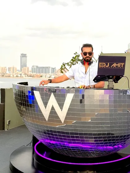 Curing the Monday blues with a photo dump from this incredible Dubai gig. The disco ball-style DJ booth at the W was next level.