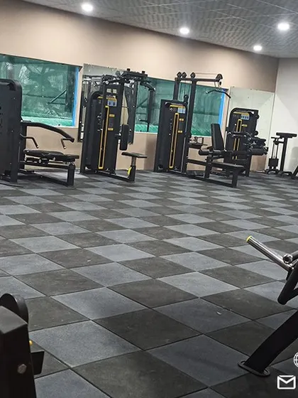 We offer a full range of free weights, including dumbbells and barbells, for players looking to build explosive power and muscular strength. Proper strength training is a key component of our athletic development program.