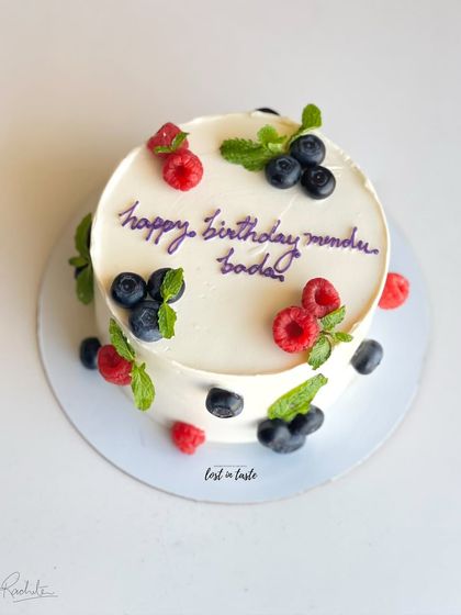 Signature Fruit & Floral Cakes photo 41