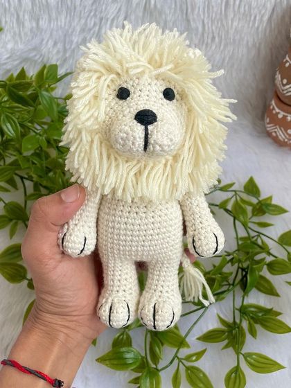 The Lion King in a soft cream color. This was my first time making him in white, and I think he looks so gentle and majestic. A perfect gender-neutral gift for a newborn.