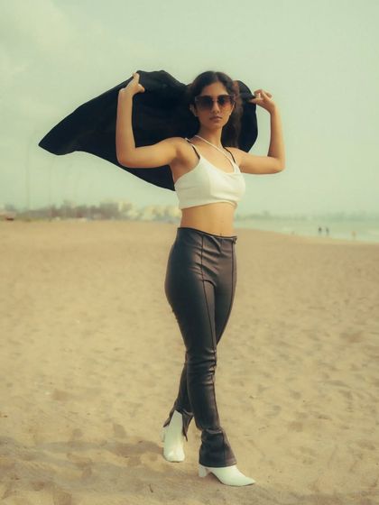 Beach & Natural Light Sessions photo 3