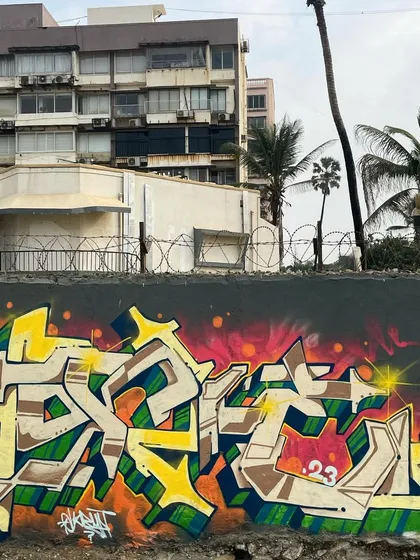 A "D क्रिप्ट" piece from a jam in Versova. I always plan to paint one thing and end up painting something else. The day just kept on giving, from losing a scooty to rapping on a beat.