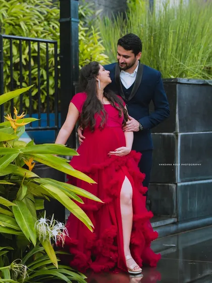 Celebrating the journey to parenthood is a precious milestone. My maternity photoshoots are designed to be elegant and personal, capturing the beauty and anticipation of this special time in a comfortable, natural setting.