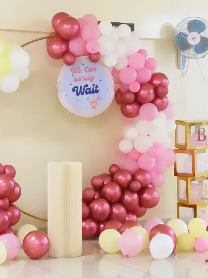 Celebrating the little one before they even arrive. This elegant and modern ring balloon decoration was for a baby shower, showing how I can create a stylish and celebratory atmosphere for any milestone, big or small.