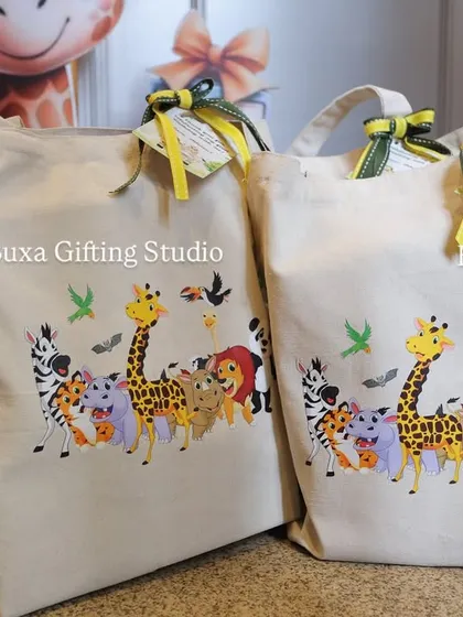 My jungle-themed tote bags are a great example of a stylish and reusable party favor. The adorable animal print makes it a hit for kids' birthdays, and the durable canvas bag is a gift that guests can use long after the party is over.