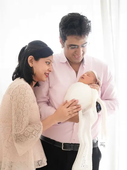 The way parents look at their newborn is pure magic. I aim to capture that sense of wonder and deep affection in every family and newborn session.