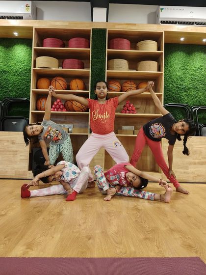 Hamsa Yoga - Kids & Family Yoga Fun on the Mat: Kids Yoga photo 3