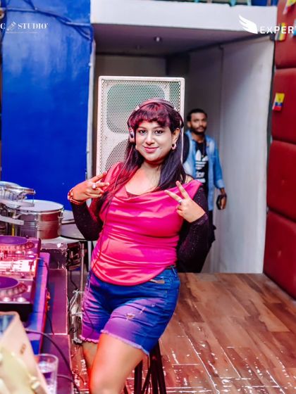 Riyanna - DJ Services High-Energy Live Gigs photo 10