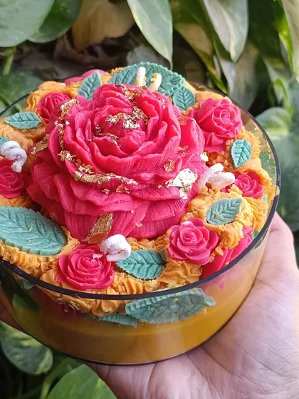 Another detailed shot of the rose garden candle.