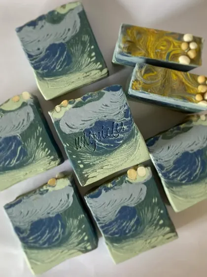 Our Mistletoe Cold Process Soap, a Christmas dream crafted with nourishing Hemp Seed oil and Sal Butter. The cool hues are reminiscent of a frosty winter landscape.