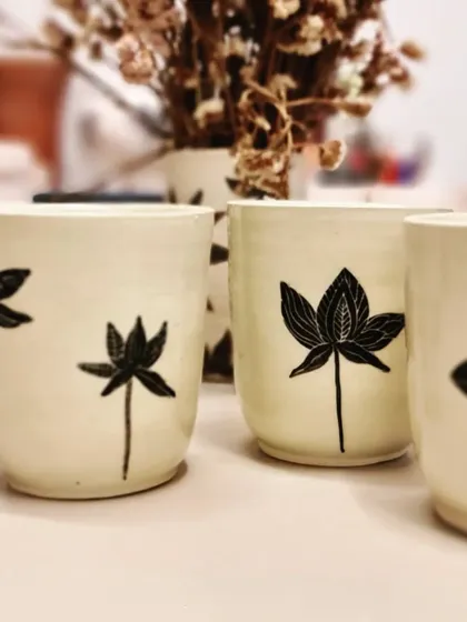 Part of my Keya Collection, these tumblers feature hand-painted leaf motifs using the Sgraffito technique. They are perfect for bringing a touch of nature-inspired art to your daily routine.