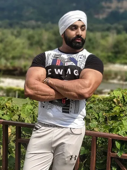 Confidence comes from knowing you can manage your health while building a strong body. I provide coaching that empowers other diabetic athletes to pursue their bodybuilding dreams safely.