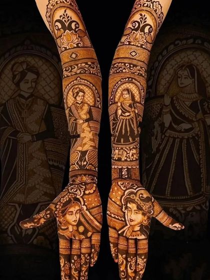This design features stunningly detailed portraits of the bride and groom on the palms, with their figures also appearing on the forearms.