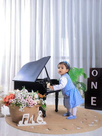 First Birthday & Cake Smash Fun photo 11