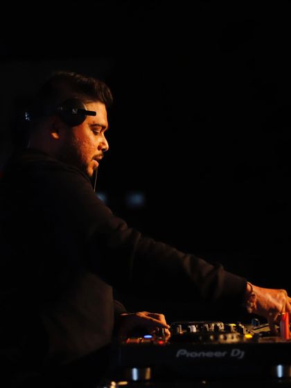 Behind the Decks: The Art of the Mix photo 13