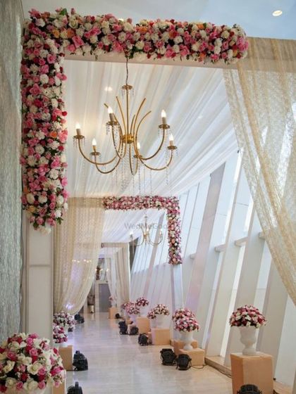 The Wedding Crowns by Mamta Dua - Full Wedding Planning Breathtaking Entrances & Aisles photo 20