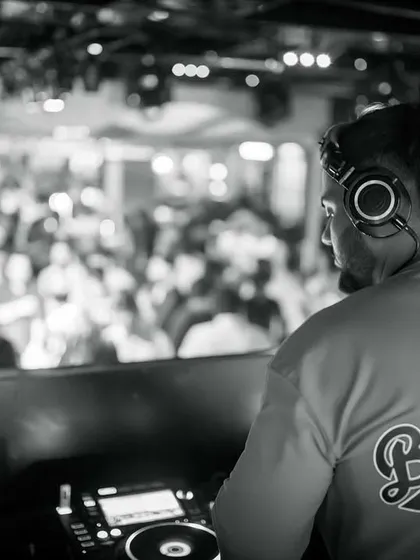 A black and white shot capturing the vibe at Growl Noida. Sometimes a picture without color shows the raw energy of the crowd even better.