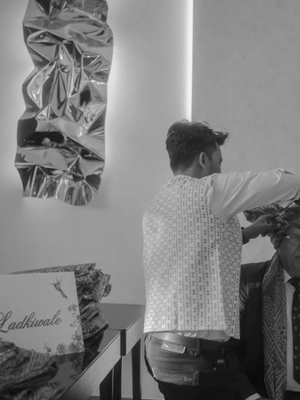 A quiet moment of preparation during the Saafa Bandhi ceremony. We handle the logistics so that families can focus on these important and meaningful traditions.