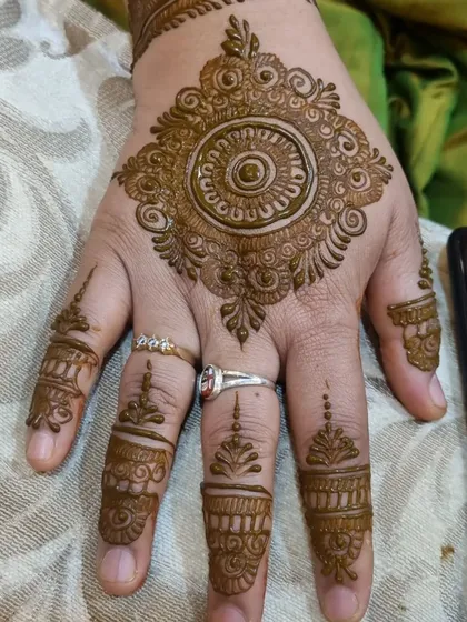 A duplicate image of the simple and elegant mandala design, perfect for guests.
